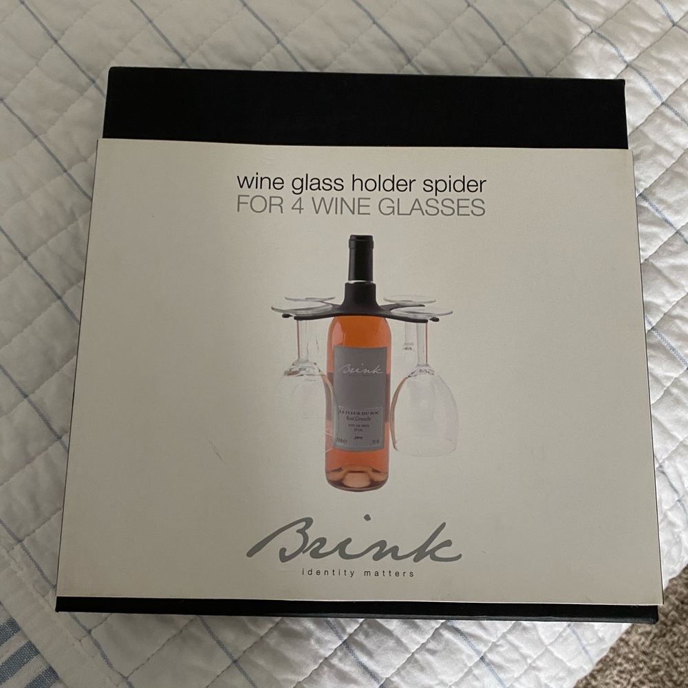 Wine glass spider holder